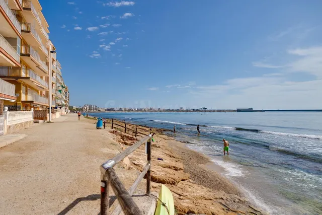 Apartamento de 2 dormitorios y 1 baño en Torrevieja (los naufragos) — 31
