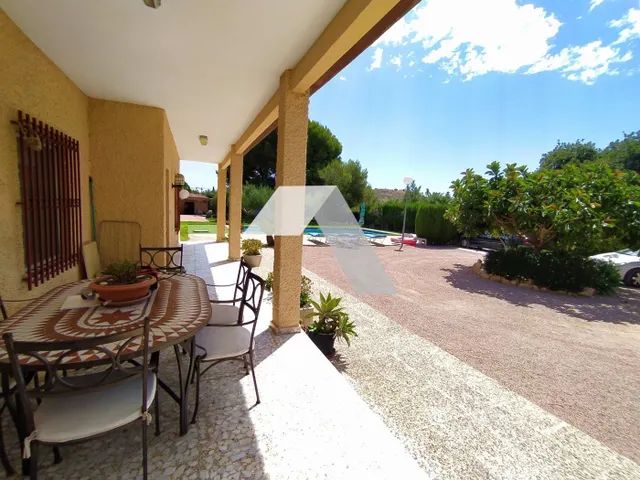 Chalet en venta — 4