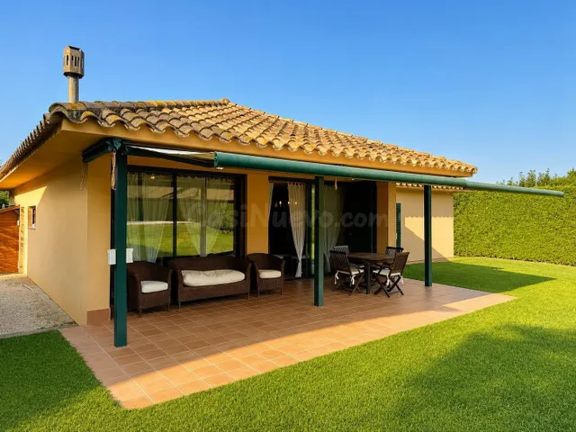 Exclusivo chalet en Golf Torremirona - foto 3