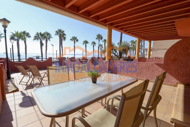 ESPECTACULAR DUPLEX DE  3 DORMITORIOS Y 2 BAÑOS, EN PRIMERA LÍNEA DE PLAYA CON VISTAS AL MAR EN LOS NAREJOS, LOS ALCAZARES, MURCIA. — 3