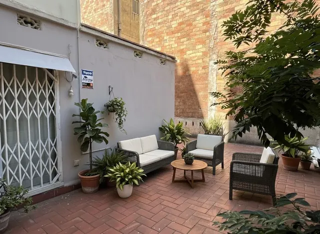 CASA JUNTO MERCAT DE SANT ANTONI — 3