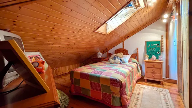 VIVIENDA Y NEGOCIO EN PIELAGOS — 23