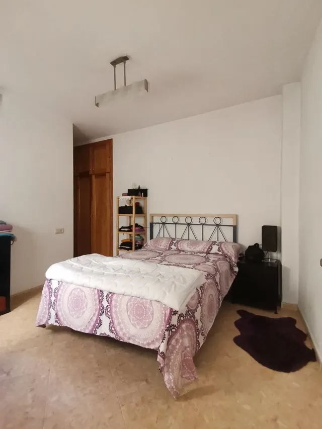 SE VENDE CASA EN PLENO CENTRO DE LOS VILLARES — 38