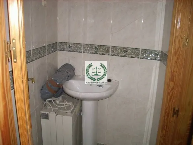 LOCAL ACONDICIONADO CÉNTRICO — 8