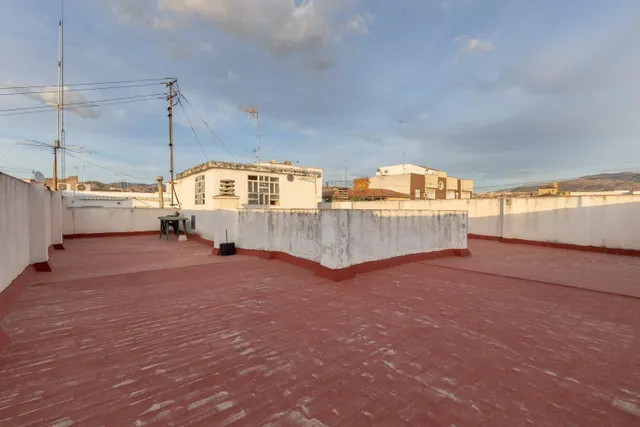 Ático reformado con ascensor, terraza y chimenea, listo para entrar a vivir — 32