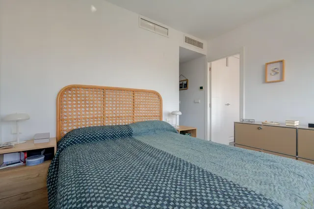 Ático con solárium de una habitación doble y un despacho en Avda. General Marvá — 25