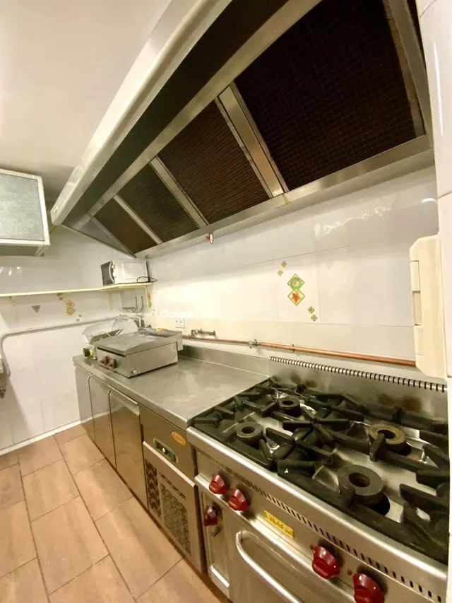Traspaso de bar listo para brillar en el corazón de Masnou Alt :tu oportunidad sin complicaciones. — 15
