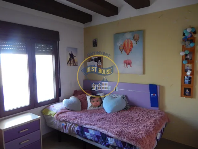 BONITA CASA EN CASCO ANTIGUO DE AGULLENT — 18