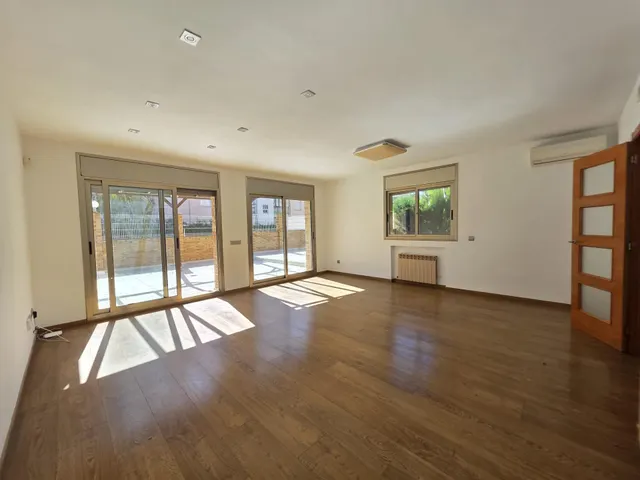 CASA CON JARDIN DE 4 habitaciones EN BARENYS — 6