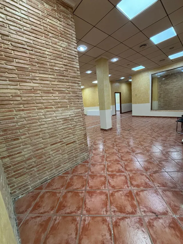 LOCAL COMERCIAL DE 300 m2 – ALQUILER CON OPCIÓN DE COMPRA — 6