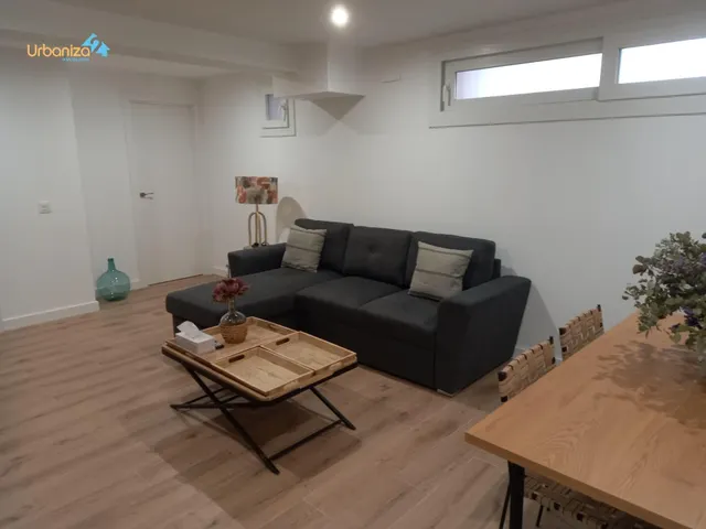 SE VENDE LOCAL ADAPTADO COMO APARTAMENTO EN SEMISOTANO DE 1  - foto 3