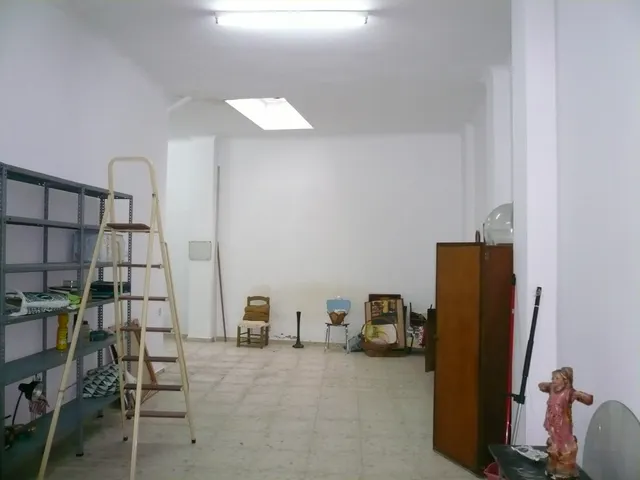Venta de local comercial en zona Plaza de San Sebastián — 2