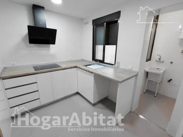 Amplitud y confort a estrenar en este luminoso piso reformado con balcón y ascensor — 4