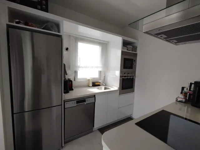 Precioso piso de dos dormitorios dos baños en urbanización cerrada con piscina, parking y trastero — 5