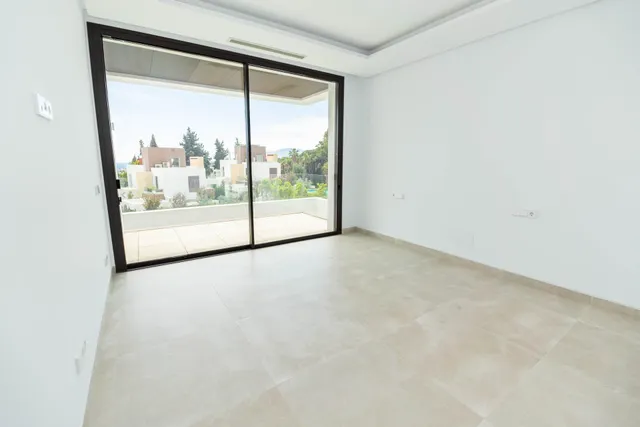 DOS ESPECTACULARES VILLAS RECIÉN TERMINADAS EN EL CENTRO DE MARBELLA — 28