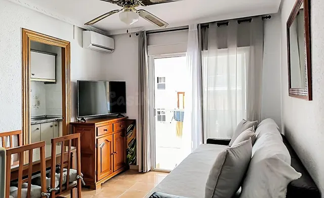 Acogedor apartamento con terraza junto a la playa - foto 2