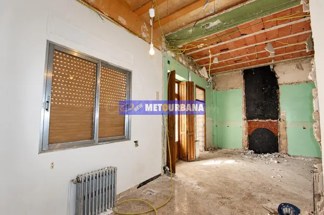 Casa con buhardilla y bodega en Utiel - foto 3