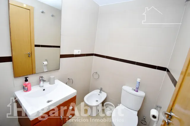 Acogedor en residencial con piscina, garaje y terraza, todo amueblado — 30