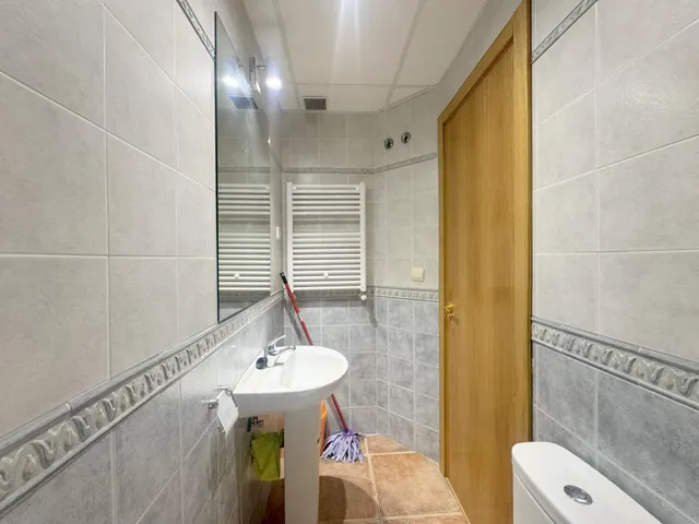 Amplio piso con 3 dormitorios, terraza y excelentes vistas en Las Navas del Marqués — 35