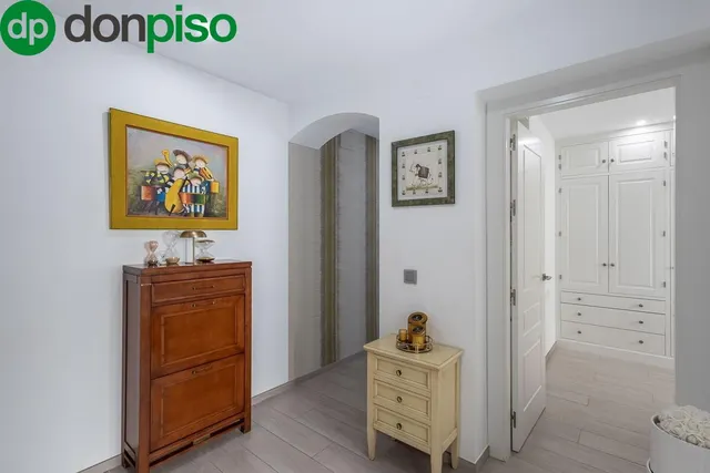 PISO COMPLETAMENTE REFORMADO EN CALLE RECOGIDAS — 33