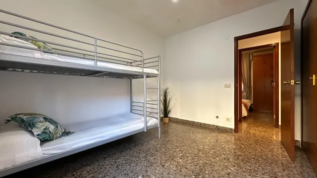 Exclusiva vivienda de 4 dormitorios con amplia plaza de garaje en pleno centro de Zaragoza — 15