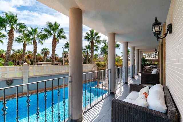 Exclusivo Chalet Independiente en Almerimar: Elegancia, Amplitud, Privacidad, Gran Parcela, Excelentes Calidades y Acabados de Lujo — 17