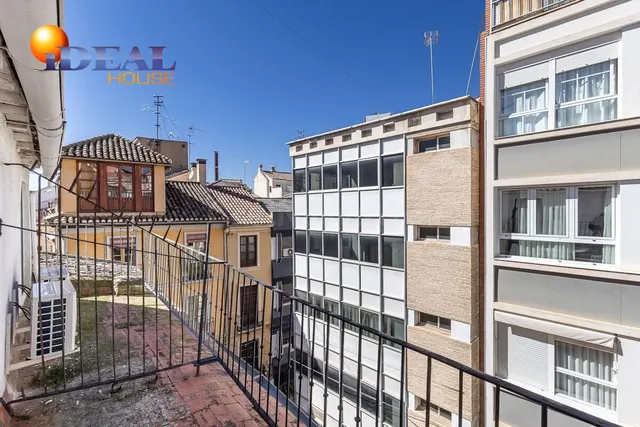 Edificio junto a Plaza Bib-rambla. - foto 2