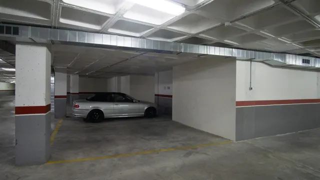 Garajes en venta en avd. Ronda — 3