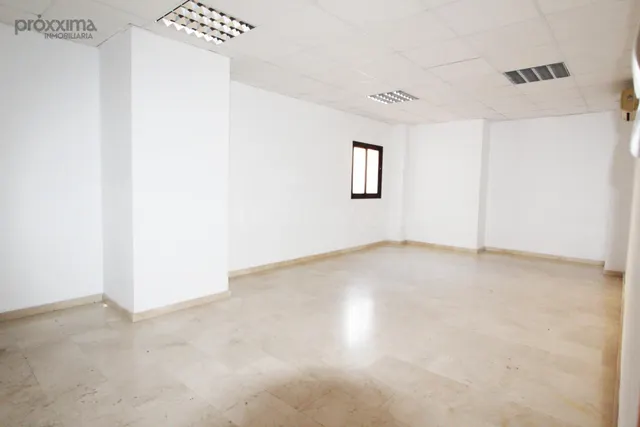 ¡Oficina ideal de 35 m2 junto a la Avda. de las Ciencias, Se