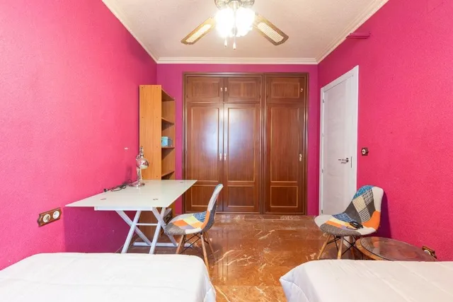 Casa adosada en urbanización con piscina junto al Ferial — 10