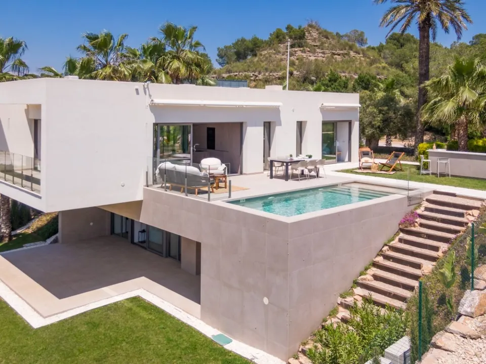 Lujosas villas de diseño exclusivo de 3 dormitorios en un campo de golf