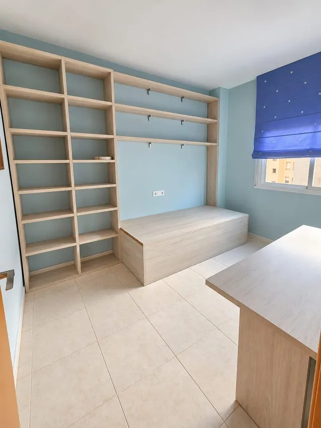 Piso exterior de 4 habitaciones con balcón y parking incluido en el centro de Reus — 31