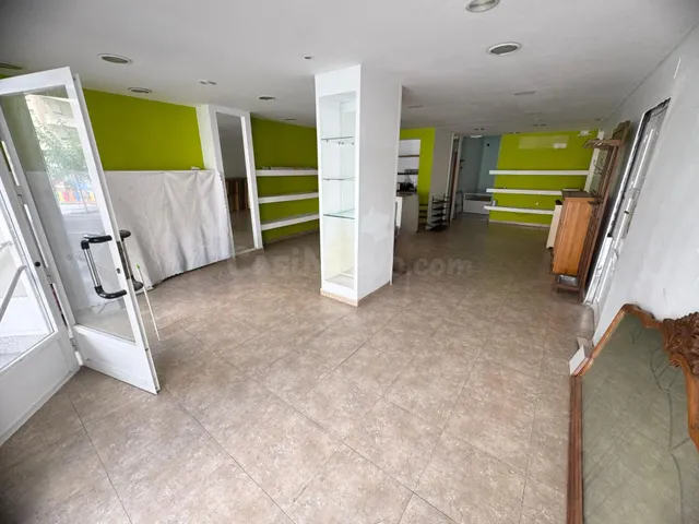 Local comercial con posibilidad de cambio de uso a vivienda  - foto 4