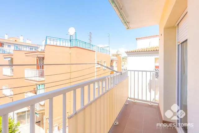 Piso con balcón en Segur de Calafell - foto 4