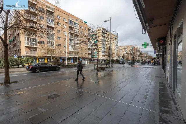 ¡Plaza de garaje en excelente ubicación! - CAMINO DE RONDA — 16