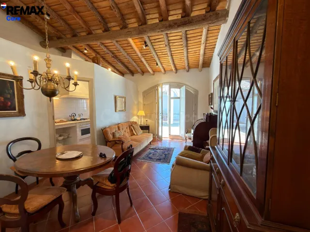 Casa con Encanto de 180 m2 con Patio y Gran Porche en el Centro de Puebla de la Calzada — 3
