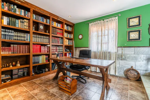 VENTA DE CHALET EN VENTA EN LAS DEHESILLAS — 43