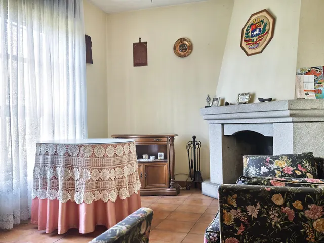 CHALET en perfecto estado conservación, con gran FINCA y a diez minutos del CENTRO de Santiago. — 19