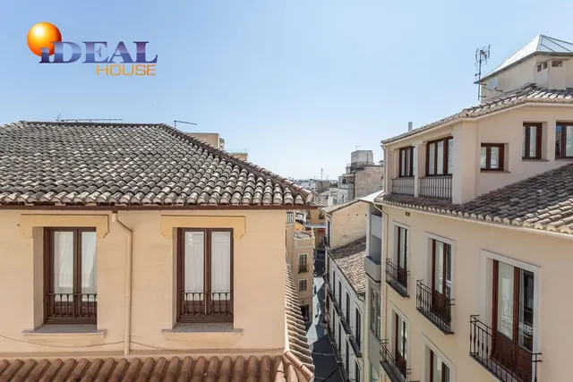 Exclusivo Piso Dúplex en el Corazón de Granada — 27