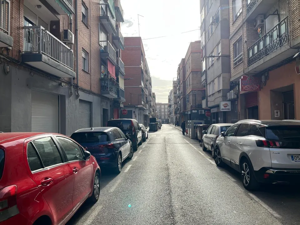 21 Inmobiliarias vende local para poder reformar a tu gusto cerca de la avenida principal