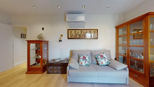 7ª PLANTA REFORMADA Y MUY TRANQUILA JUNTO AL NUEVO PARQUE DE LA SAGRERA — 49