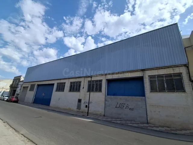 Nave industrial en venta en Algemesí — ¡Gran oportunidad!