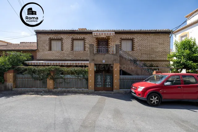 Casa con 3 viviendas independientes en una sola finca