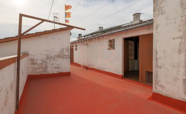 VENTA de AMPLIO en BREDA:  4 DORMITORIOS, MUY LUMINOSO y JUNTO al CENTRO DE BREDA — 30
