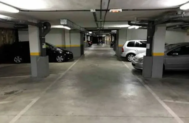 OPORTUNIDAD !!! VARIAS PLAZAS DE GARAJE EN VENTA ! — 2