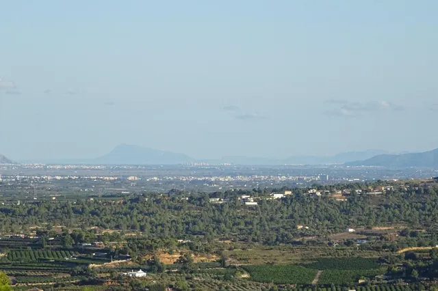Deja de imaginar y construye la vivienda de tus sueños con vistas panorámicas y proyecto viable" — 22