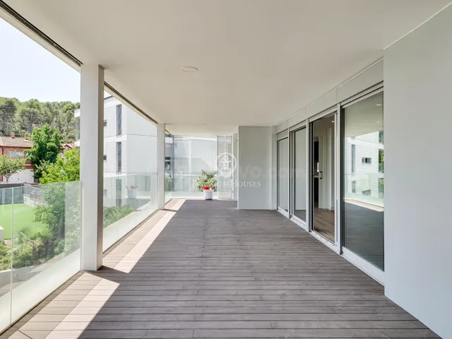 Ático exclusivo con terraza y piscina en el Golf de Sant Cug