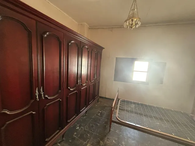 CASA ESQUINERA PARA REFORMAR — 6