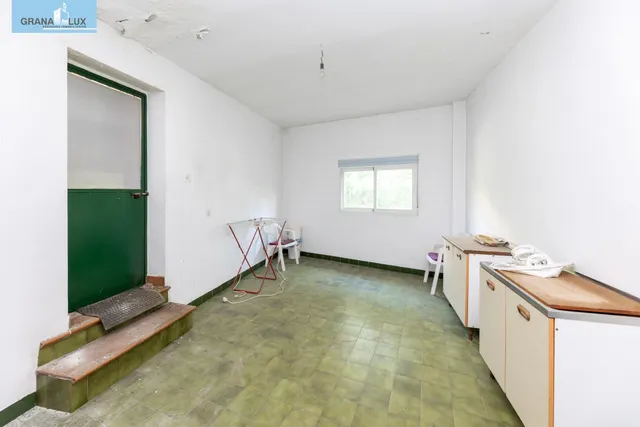 Local + vivienda en Avda. Cadiz — 9