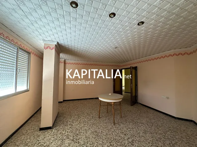 Casa en VENTA en Canals, barrio de La Torreta, con garaje privado, patio y gran potencial — 21